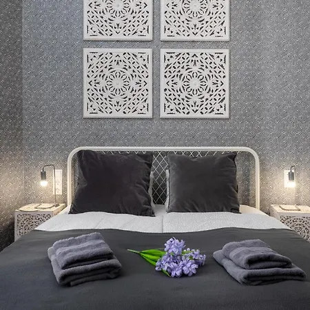 Delta * 부다페스트